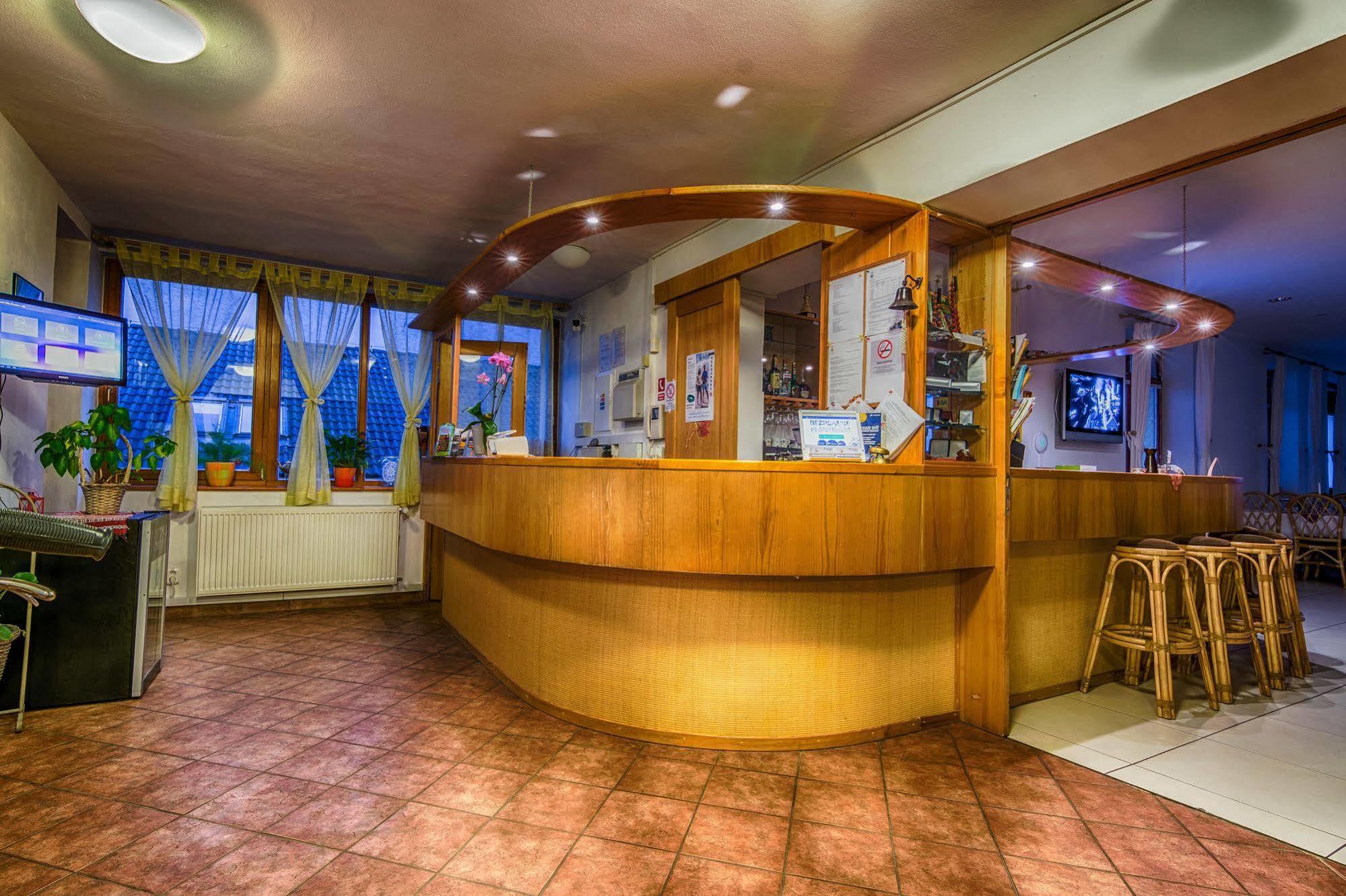 Hotel Villa Siesta Високе-Татри Экстерьер фото